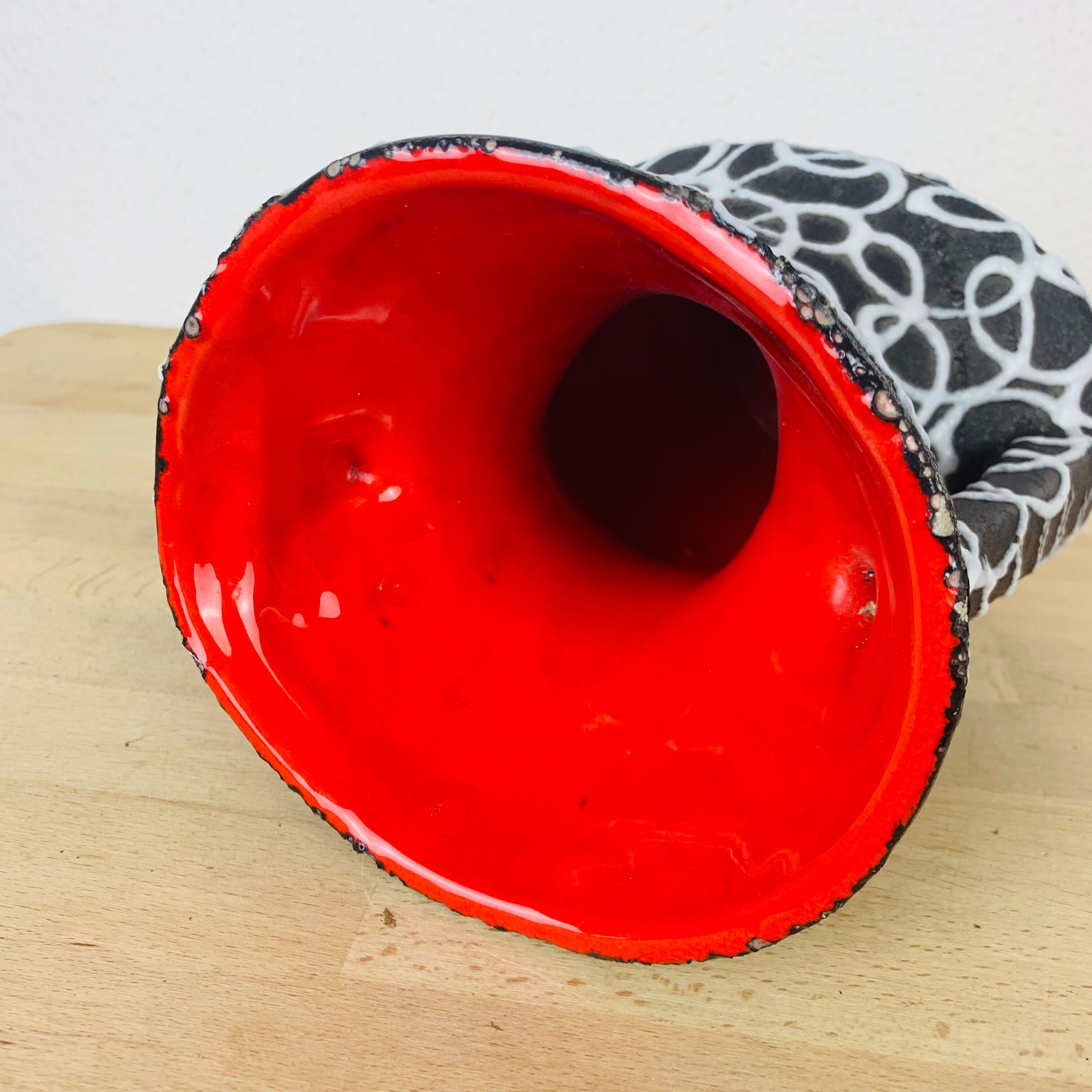 Spaghetti vase free-form Vallauris ceramic 50s, red and black