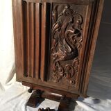 Facade of wooden cabinet door scultpté.