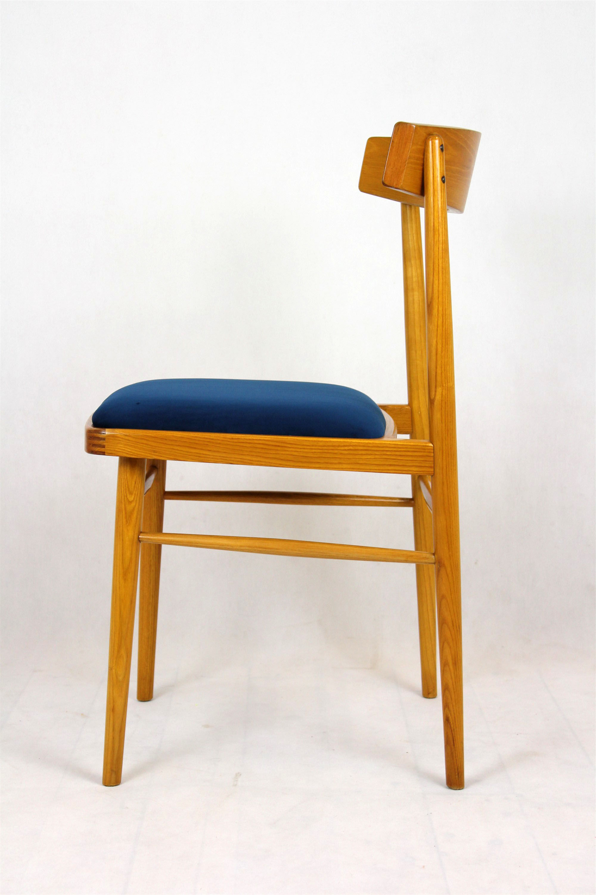 Chaises à manger par Ton, années 1960