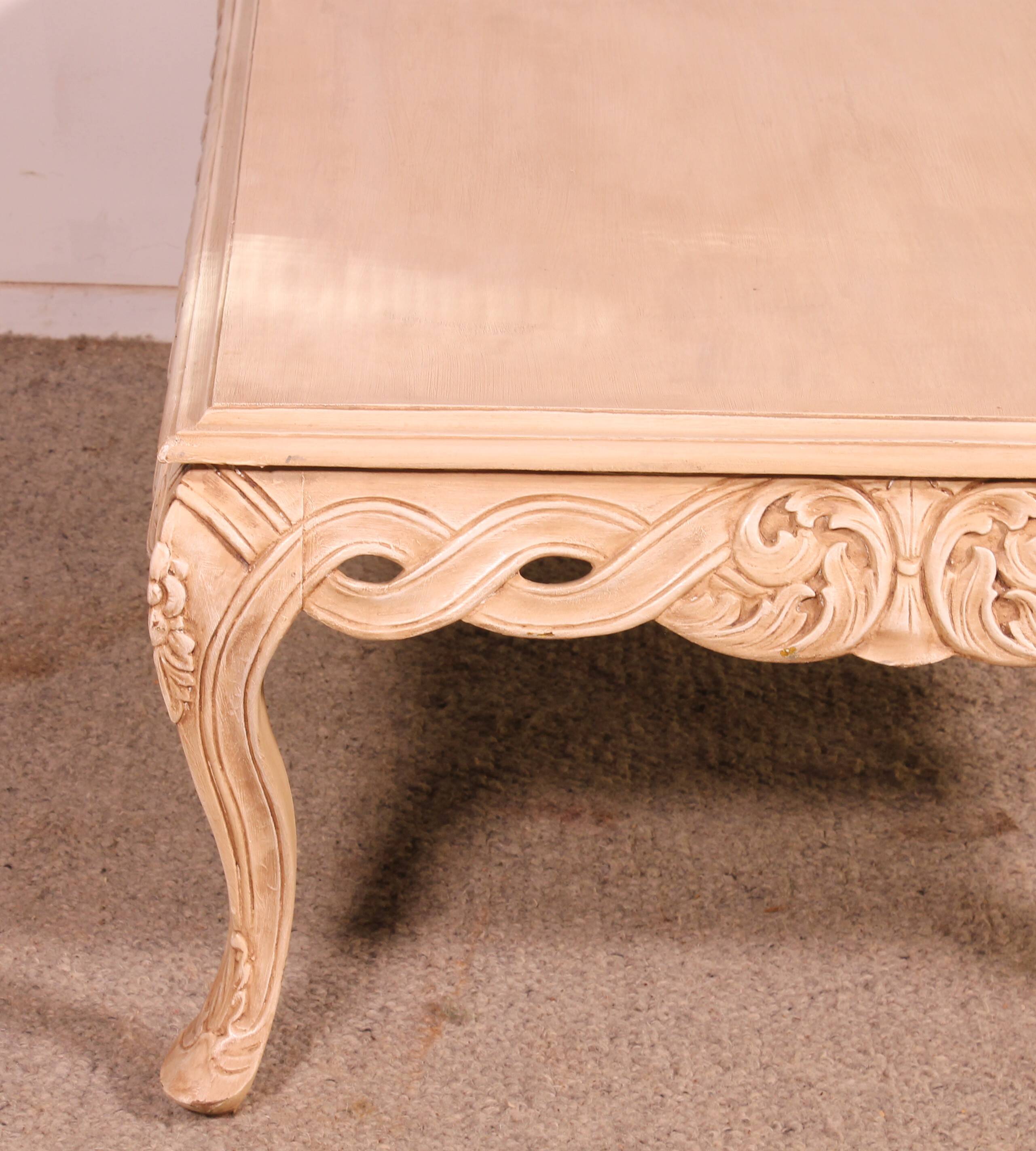 polychrome wooden coffee table