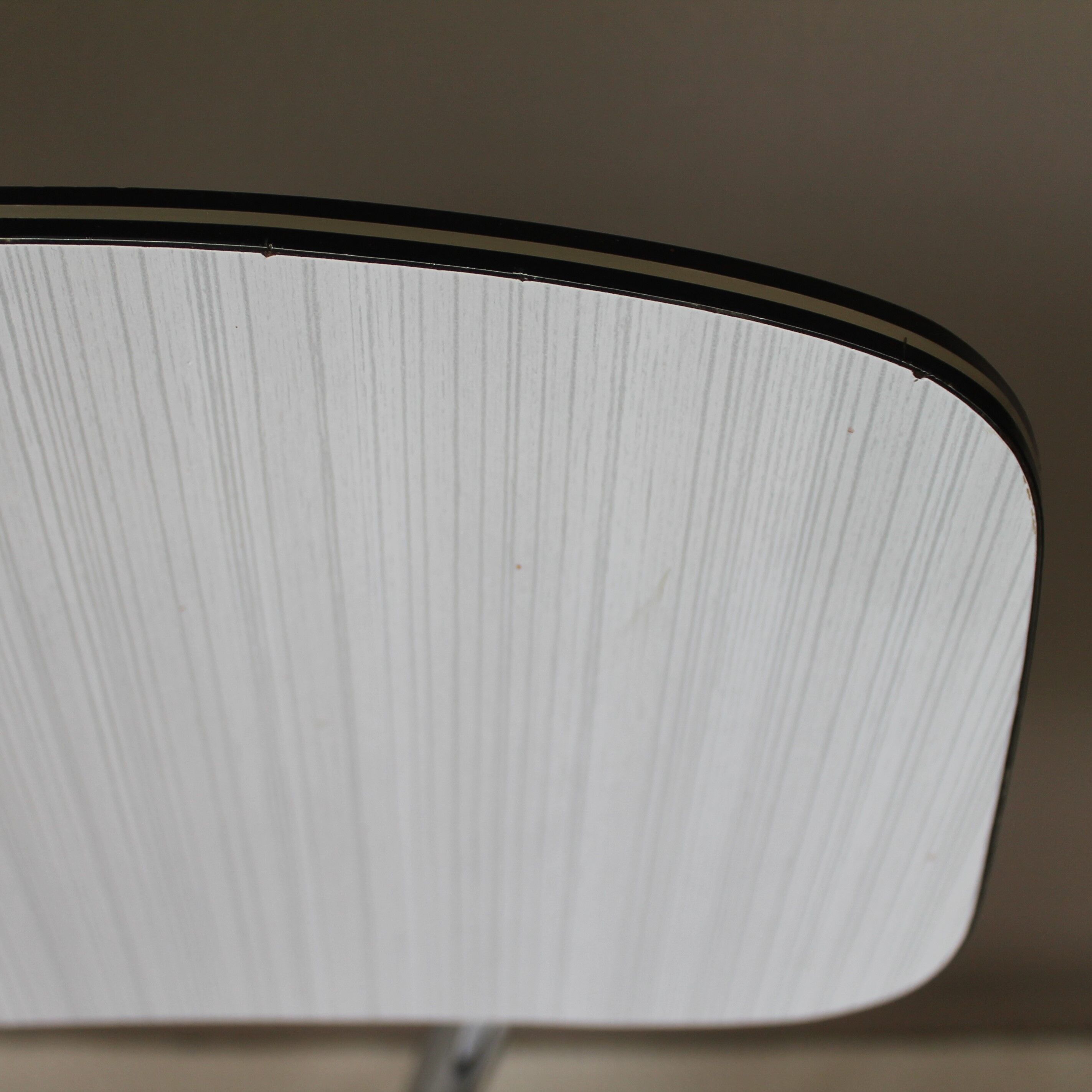 Set of 4 formica chairs