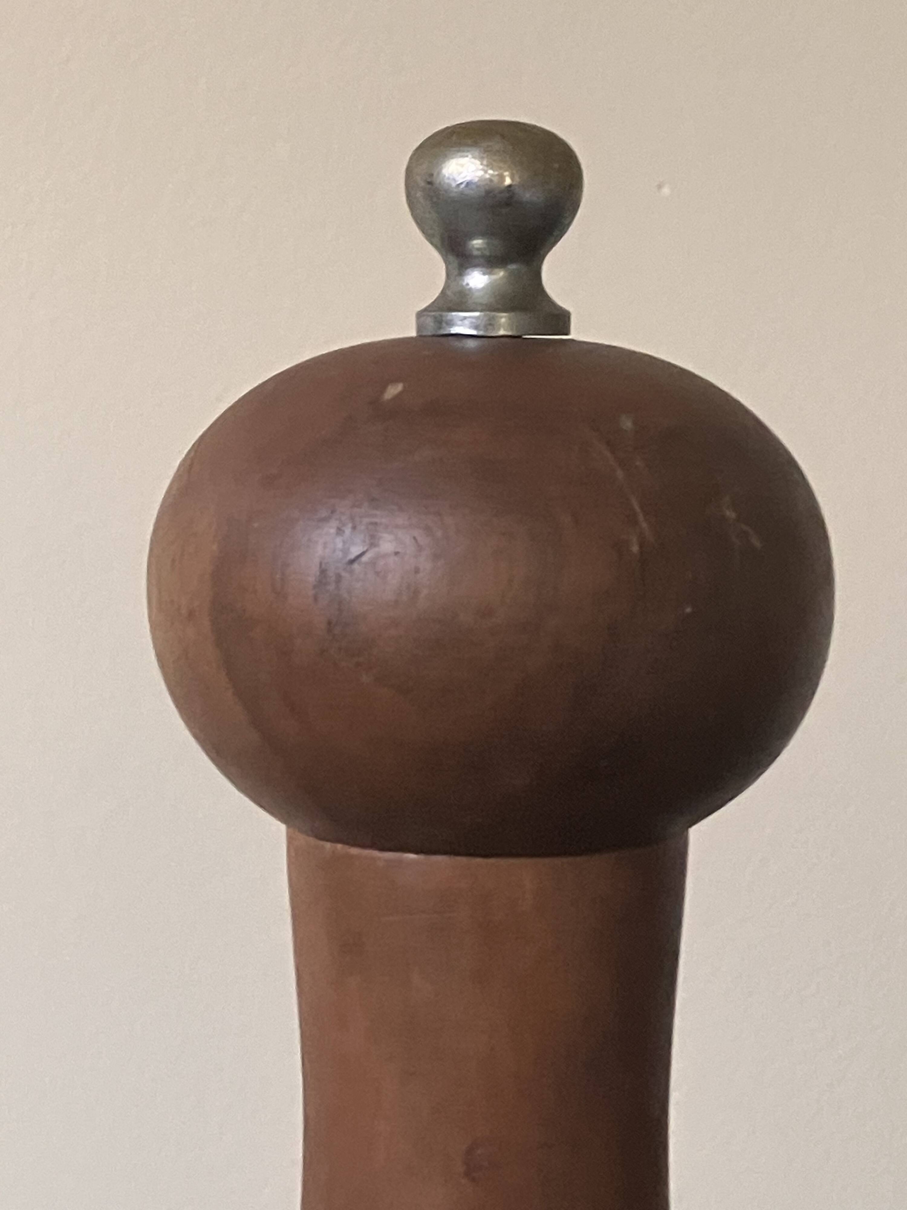 Borel Vintage Walnut Wood Pepper Mill