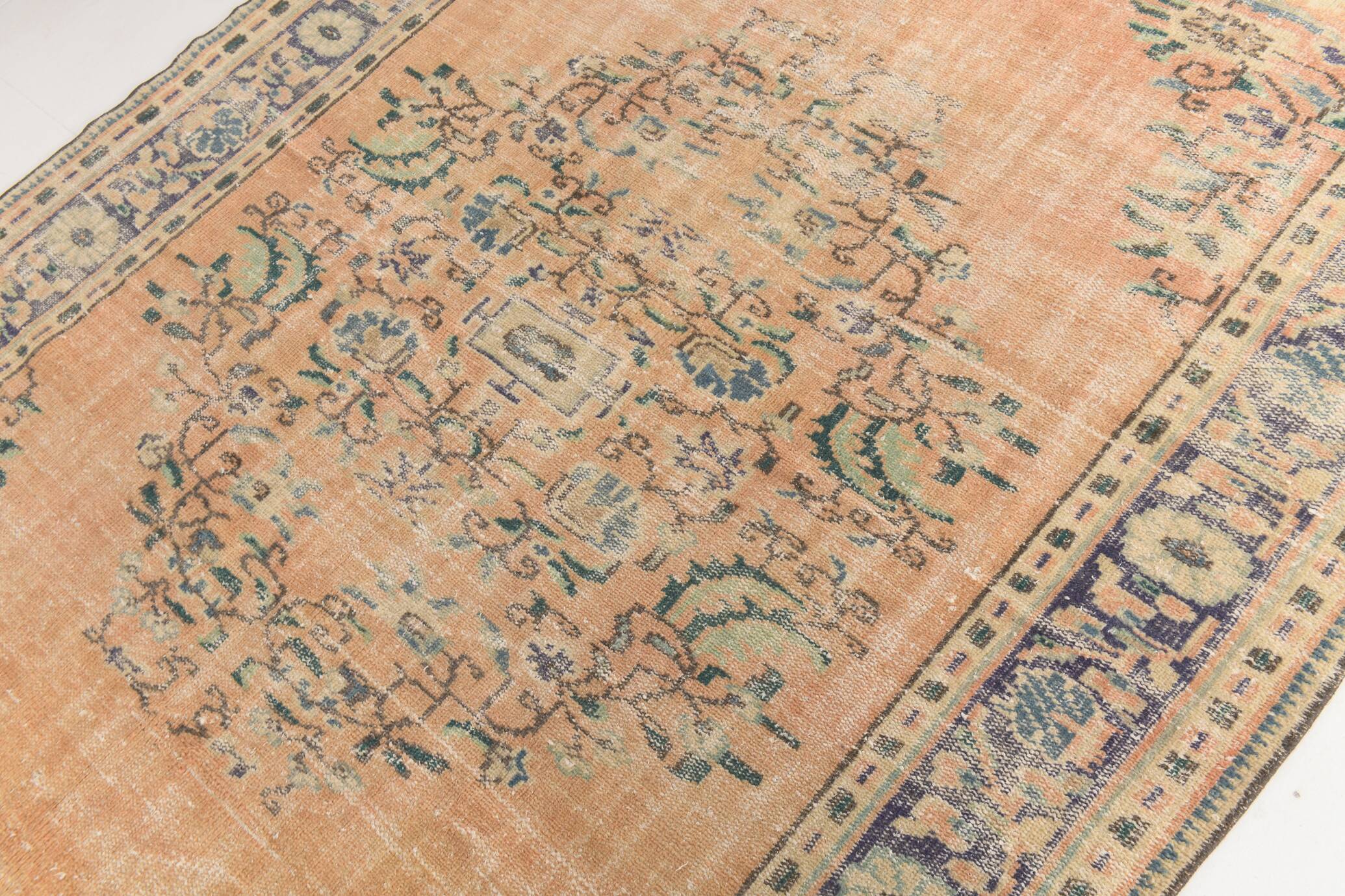 6x9 Peach & Navy Blue Classic Turkish Rug, 180x275Cm