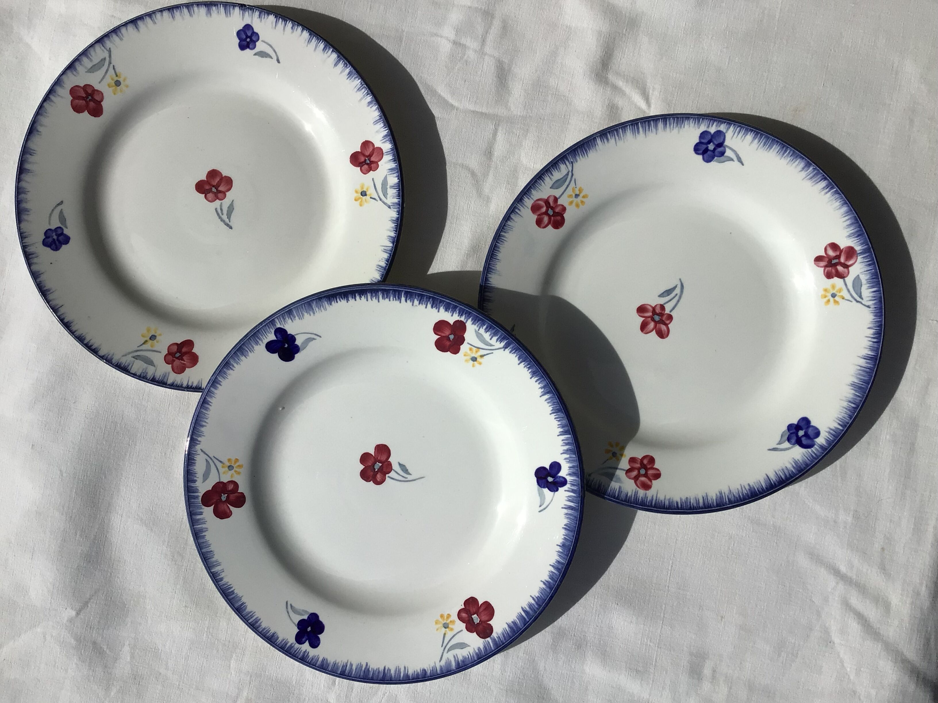 3 Flat plates Digoin Mary Lou blue rim