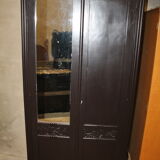 Armoire parisienne noire
