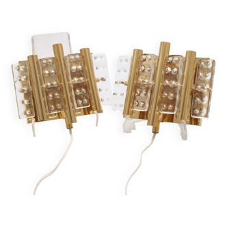 HANS AGNE JAKOBSSON. A pair of glass and brass wall lights