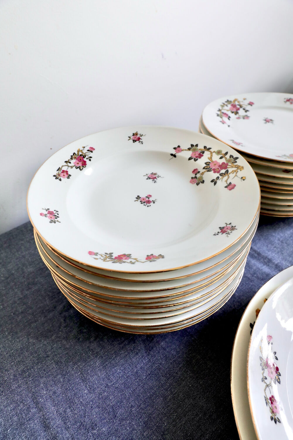 Antique table service in Limoges porcelain by F. Legrand, period A.