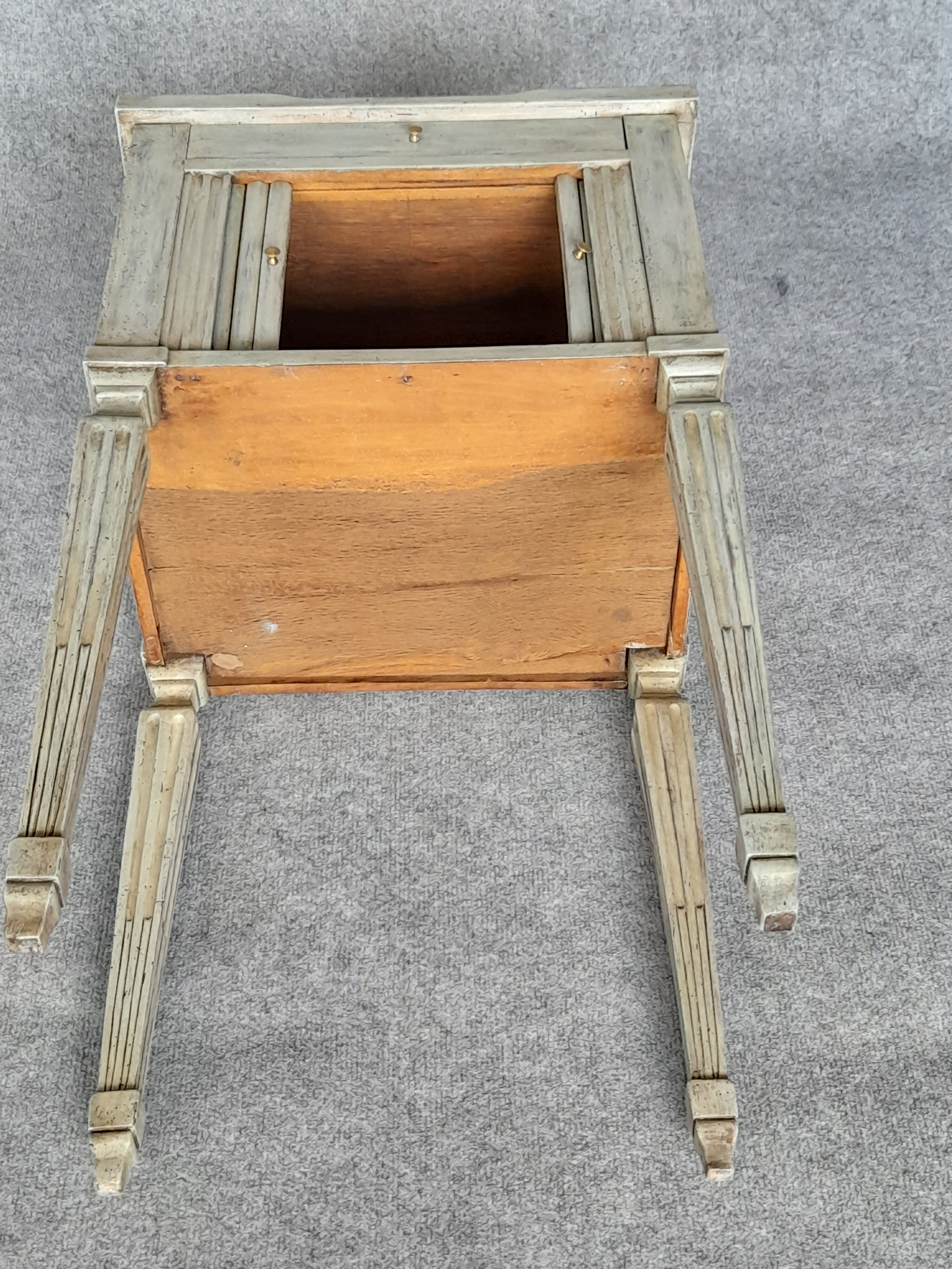 Bedside Louis XVI lacquered