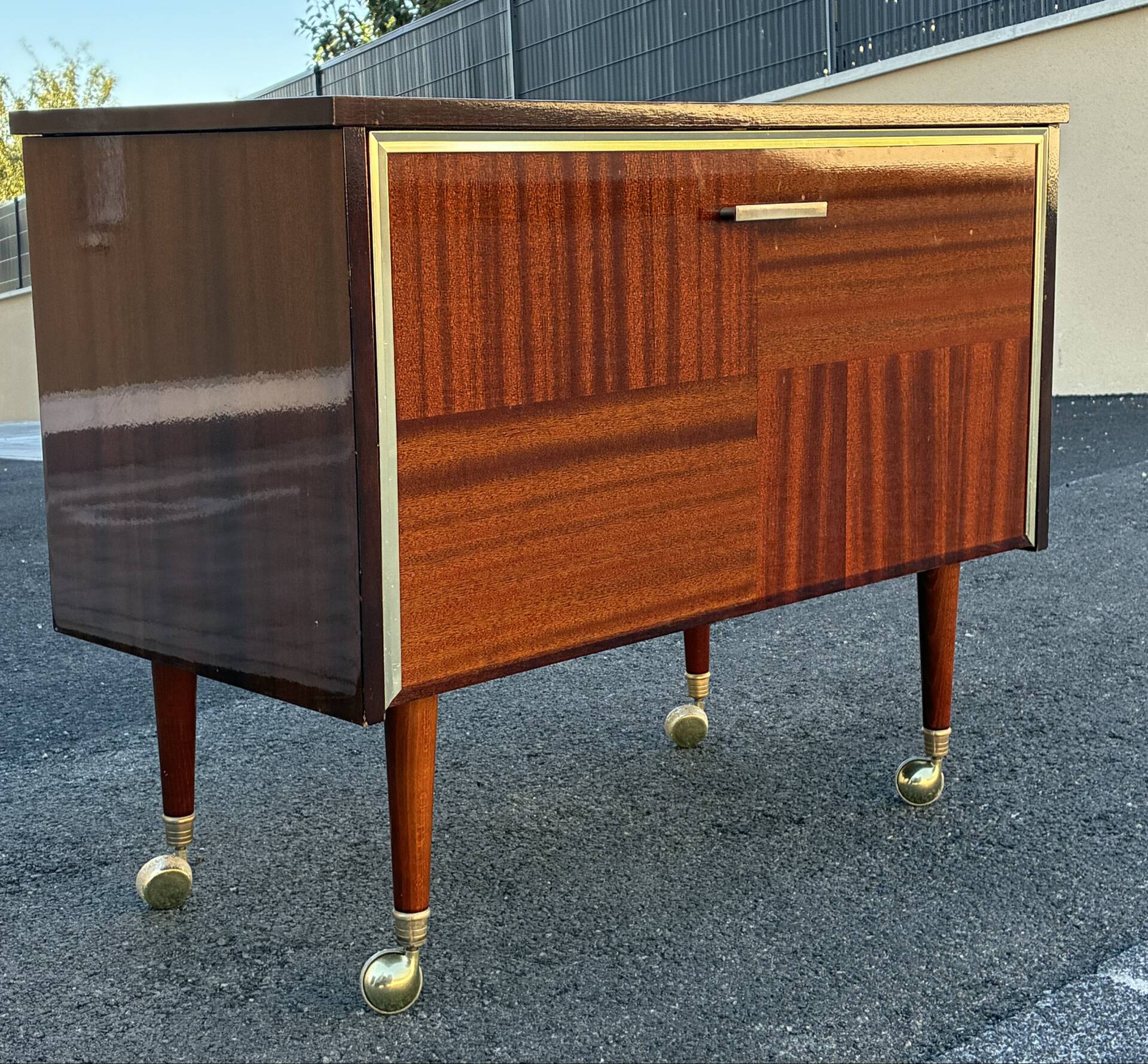 Vintage 70s TV console bar