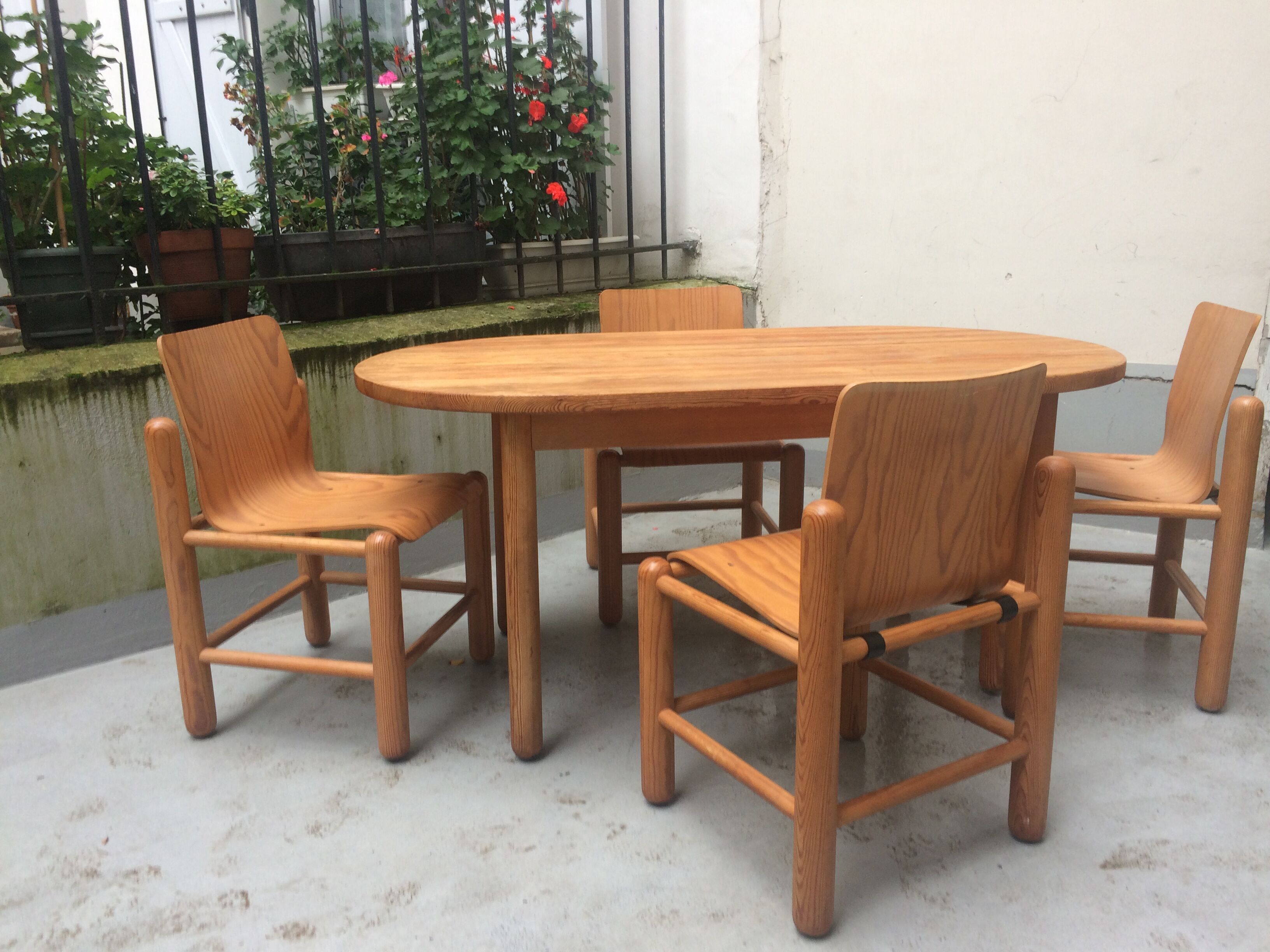 Knud Friis table and chairs set