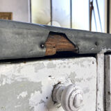 White patina and zinc counter