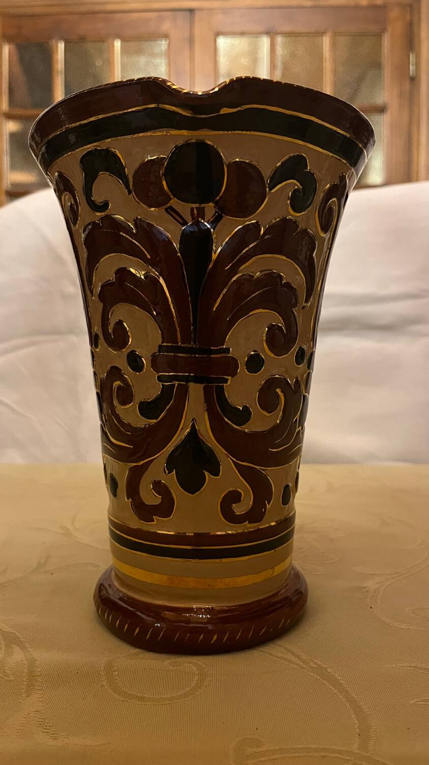 Vintage Deruta sign vase