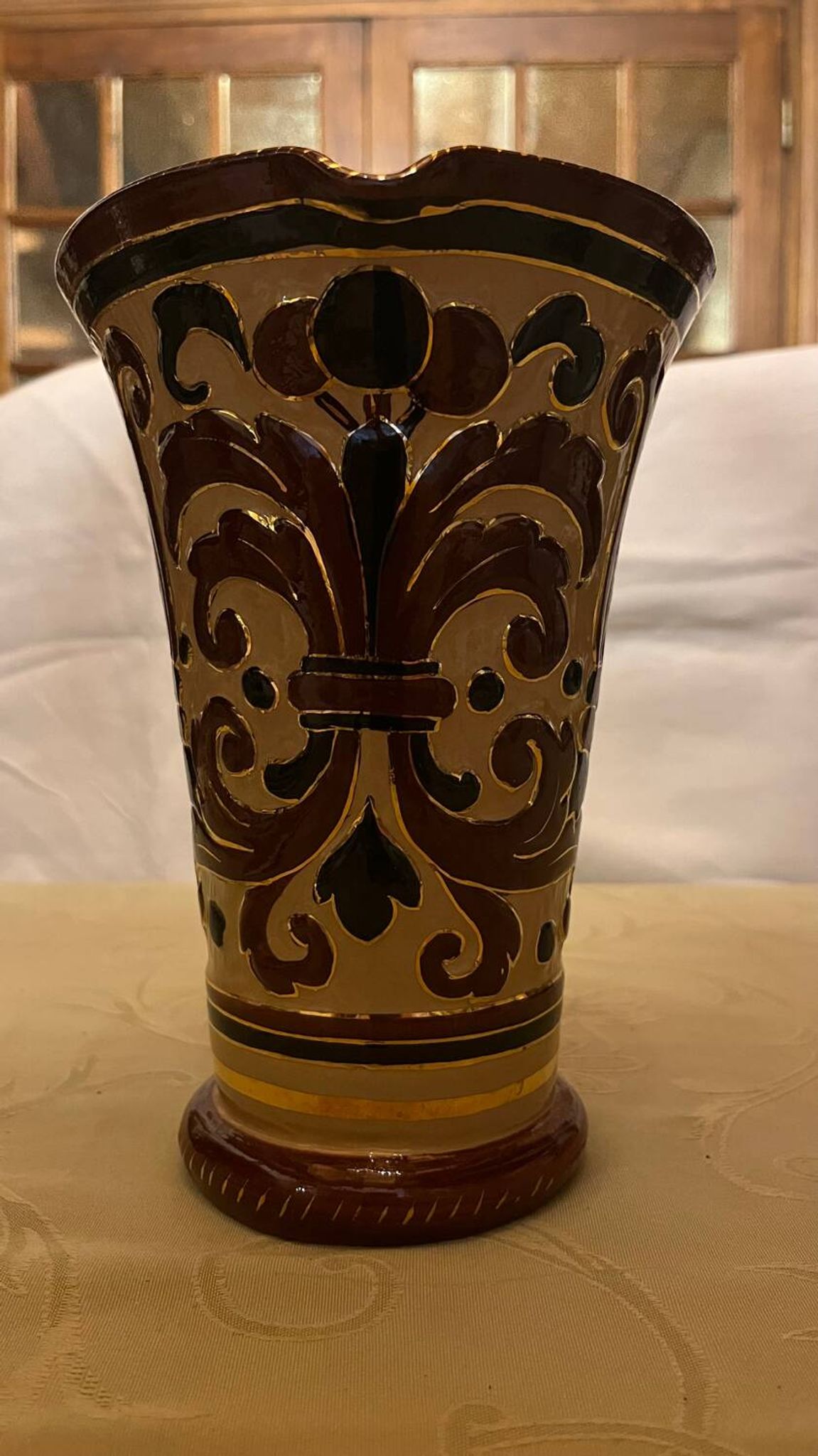 Vintage Deruta sign vase