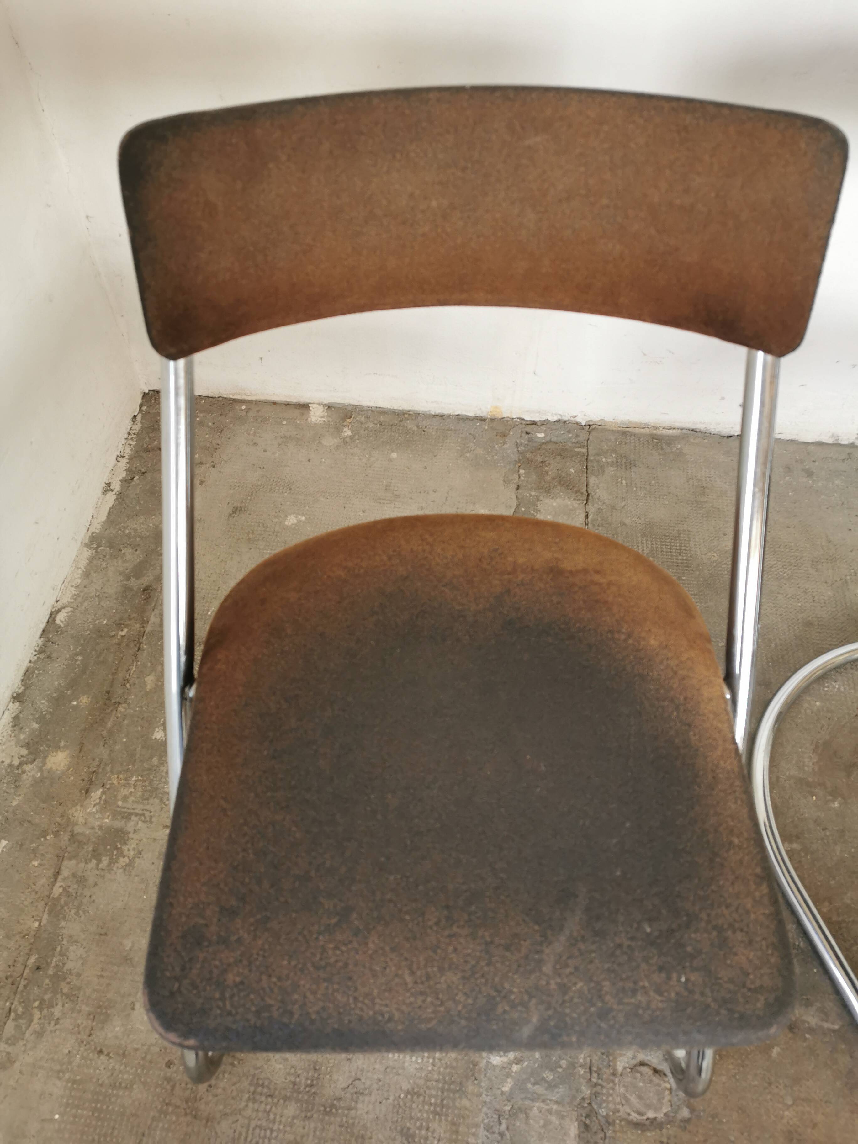 Pair of 1970 cantilever chairs, chrome