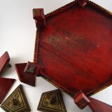 Boîte en bois laque Tayo rouge et doré sur pieds hexagonale , Birmanie XX ème