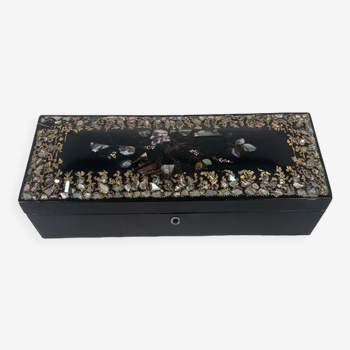 Napoleon III box in blackened wood and boiled cardboard burgauté