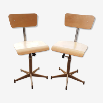 Deux chaises d'atelier