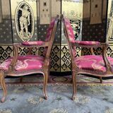 Paire de fauteuils cabriolets de style Louis XV
