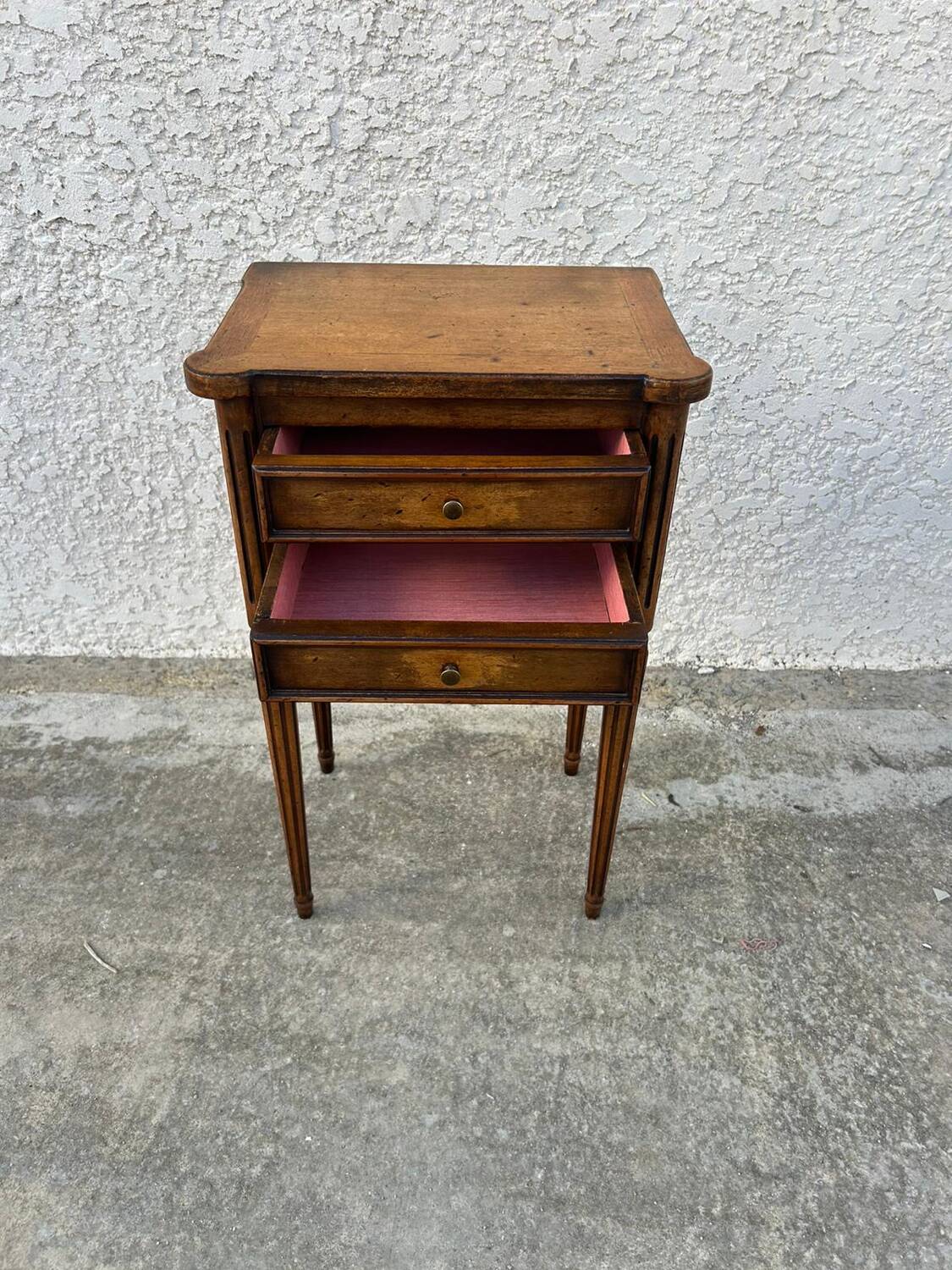 Paire de chevets style Louis XVI