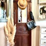 Wall mounted coat rack