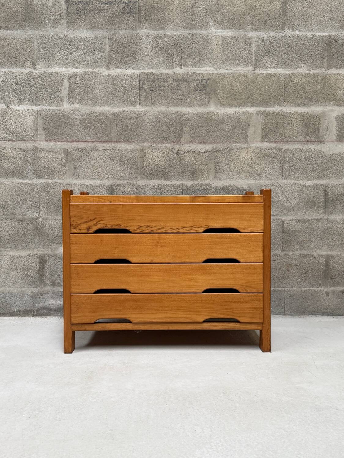 Vintage chest of drawers