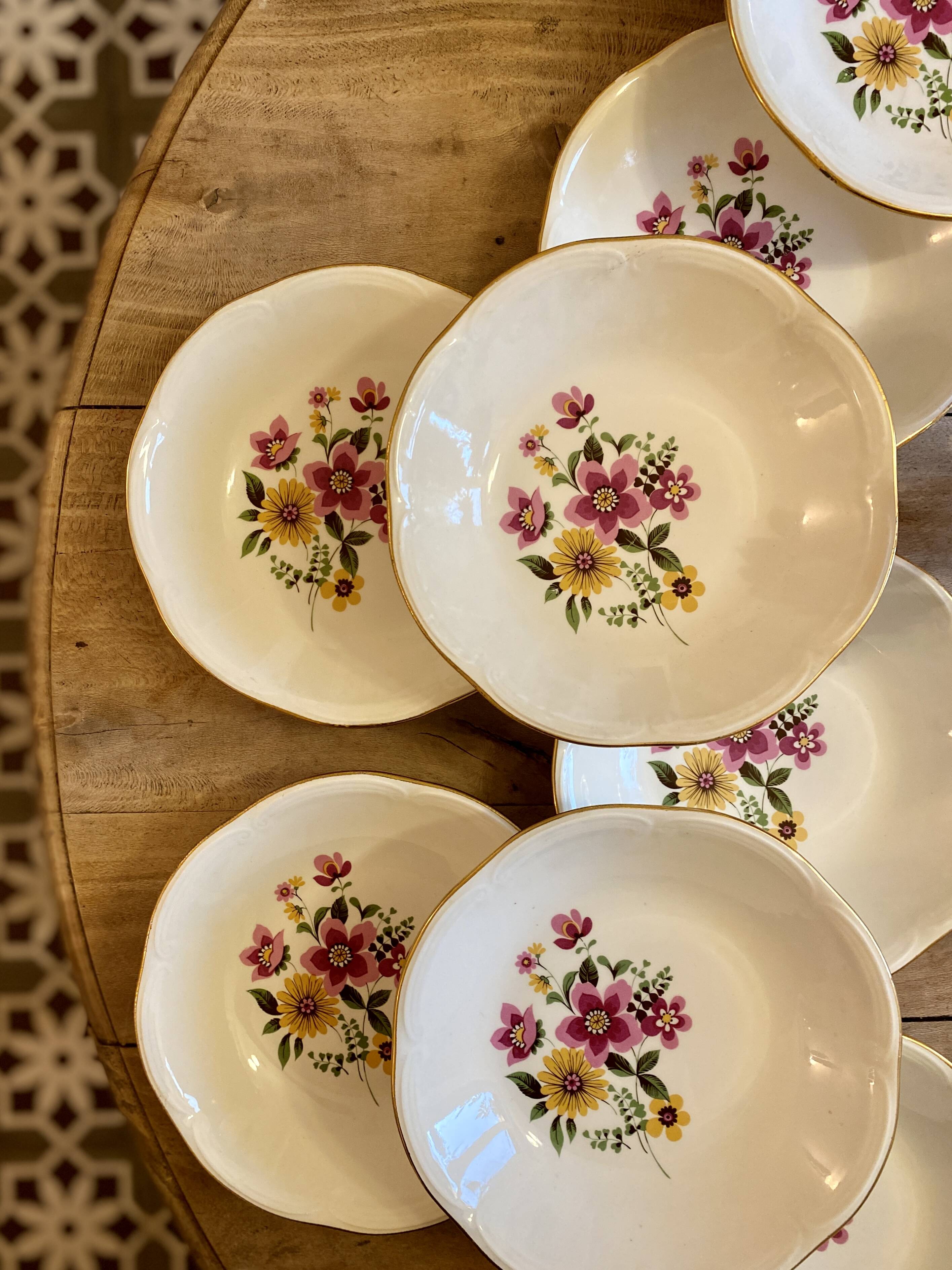 Set of 8 vintage soup plates from Gien
