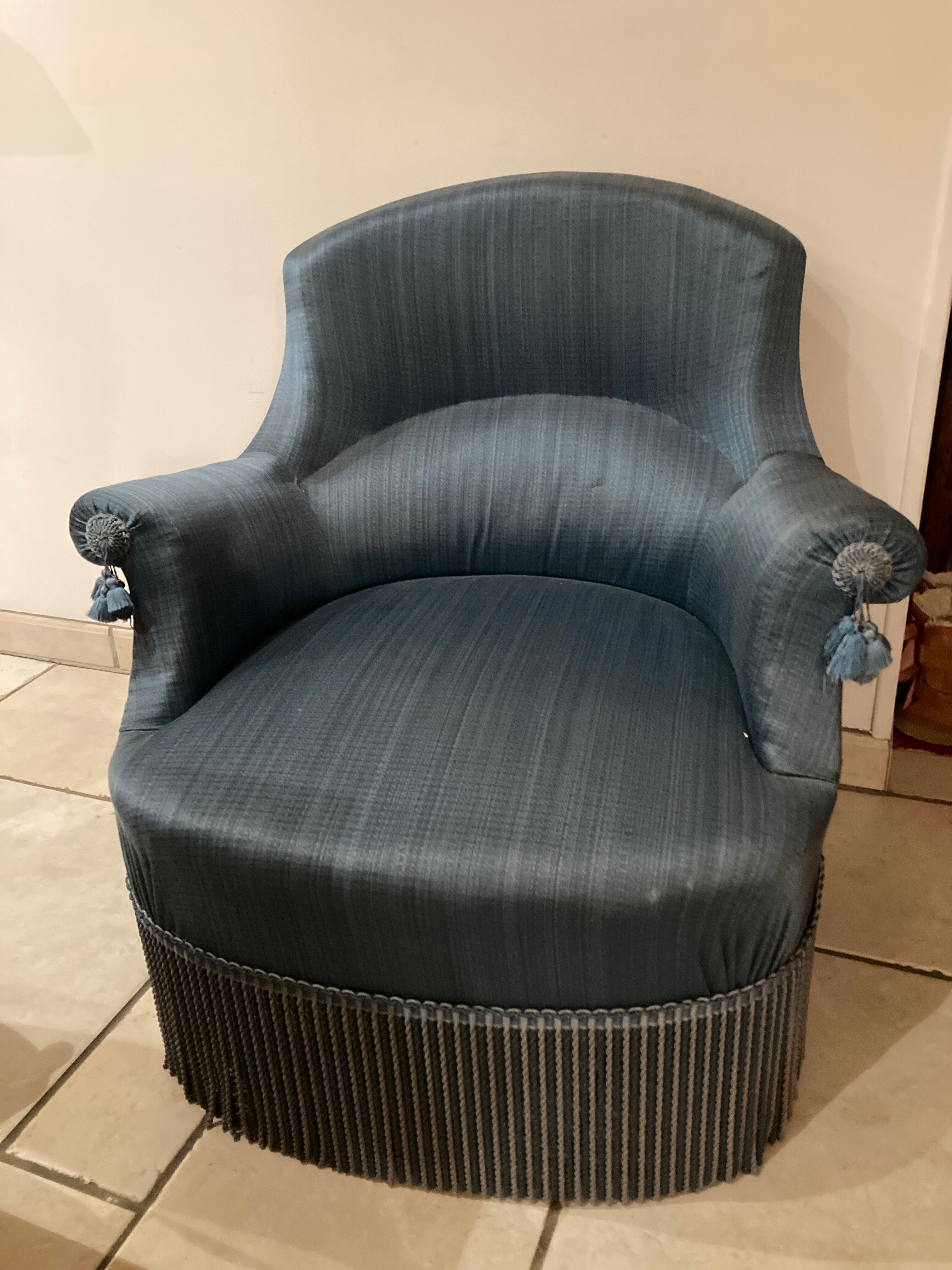 Blue toad armchair