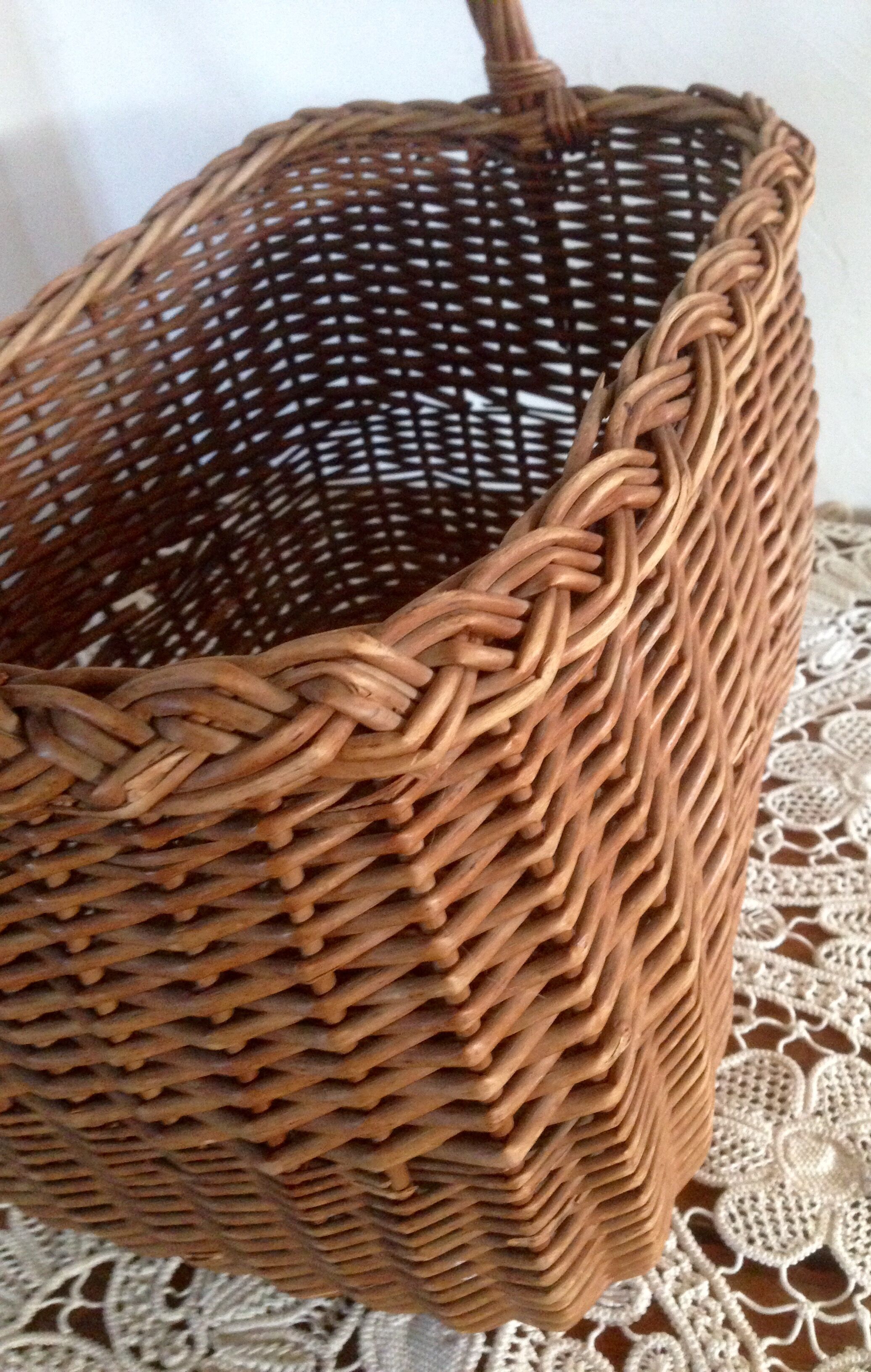 Panier en osier ancien