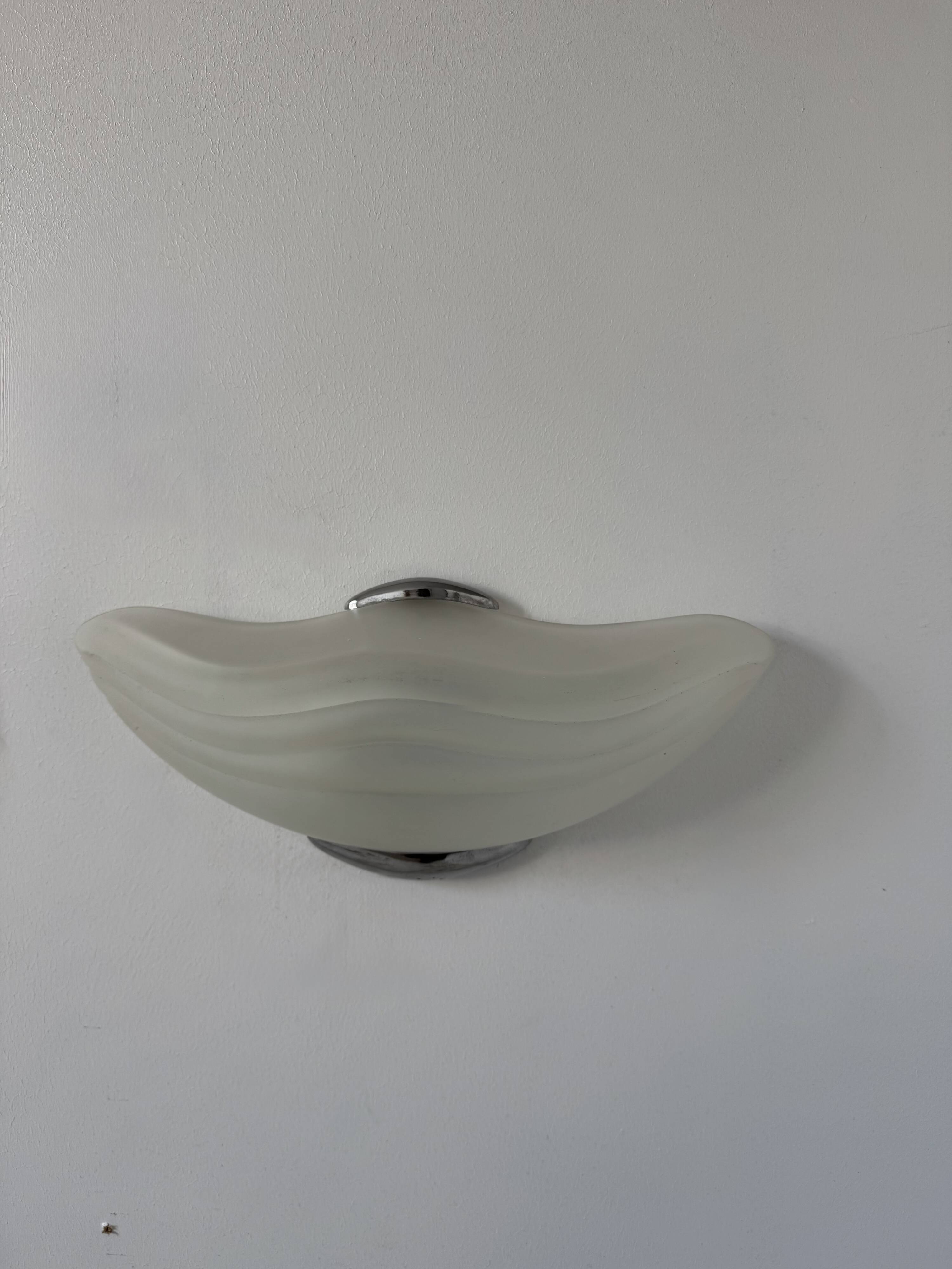 Paire d'appliques en chrome et verre sablé, Italie, 1970