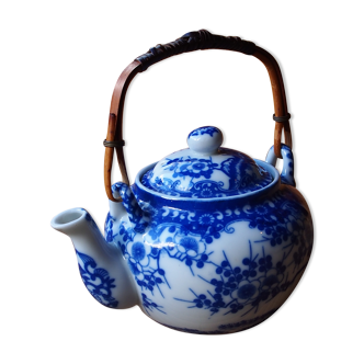 Japanese porcelain teapot from the 1950s