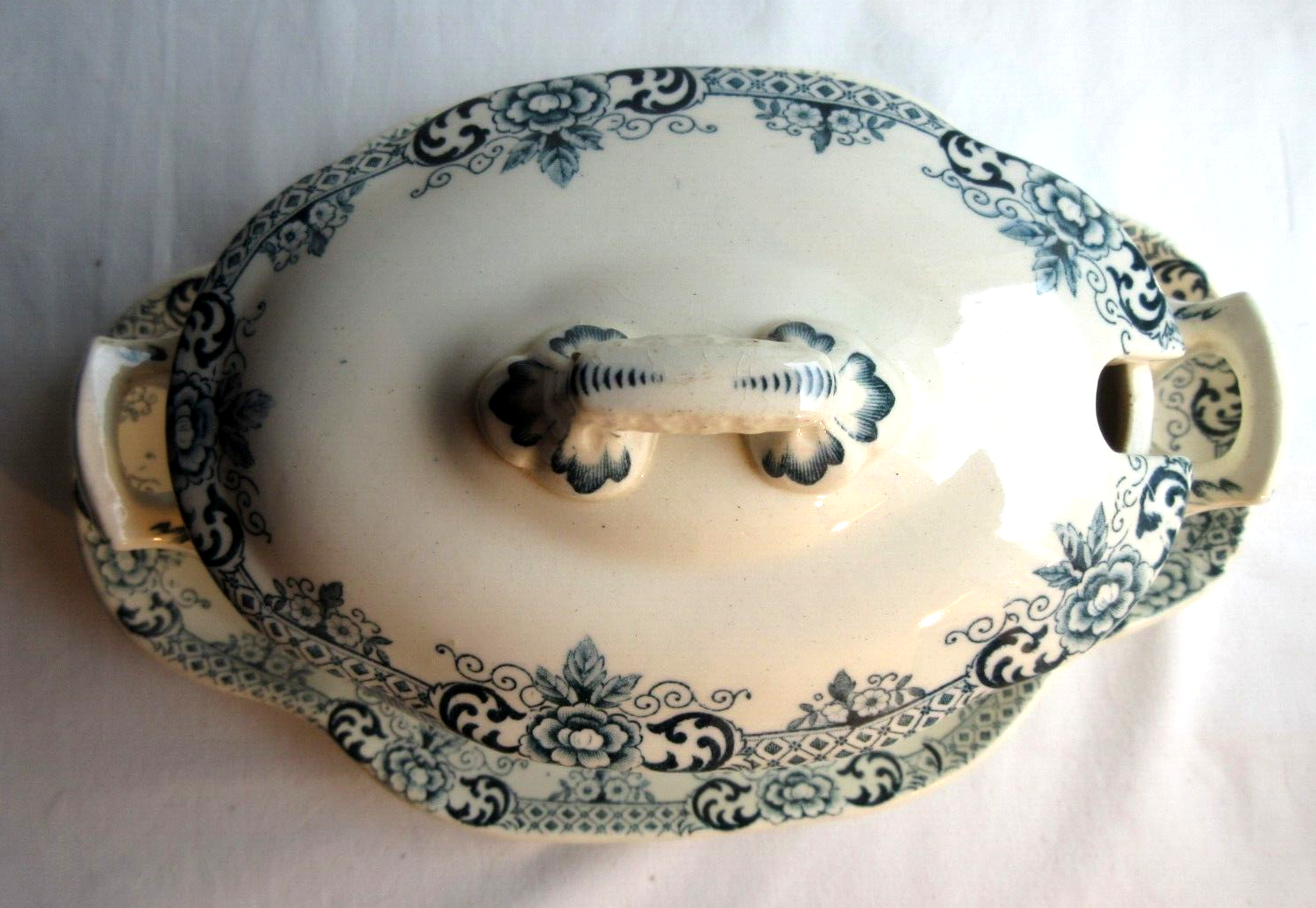 Sauce boat couvert, terre de fer gris-bleu: saïgon, choisy le roi hb & cie.