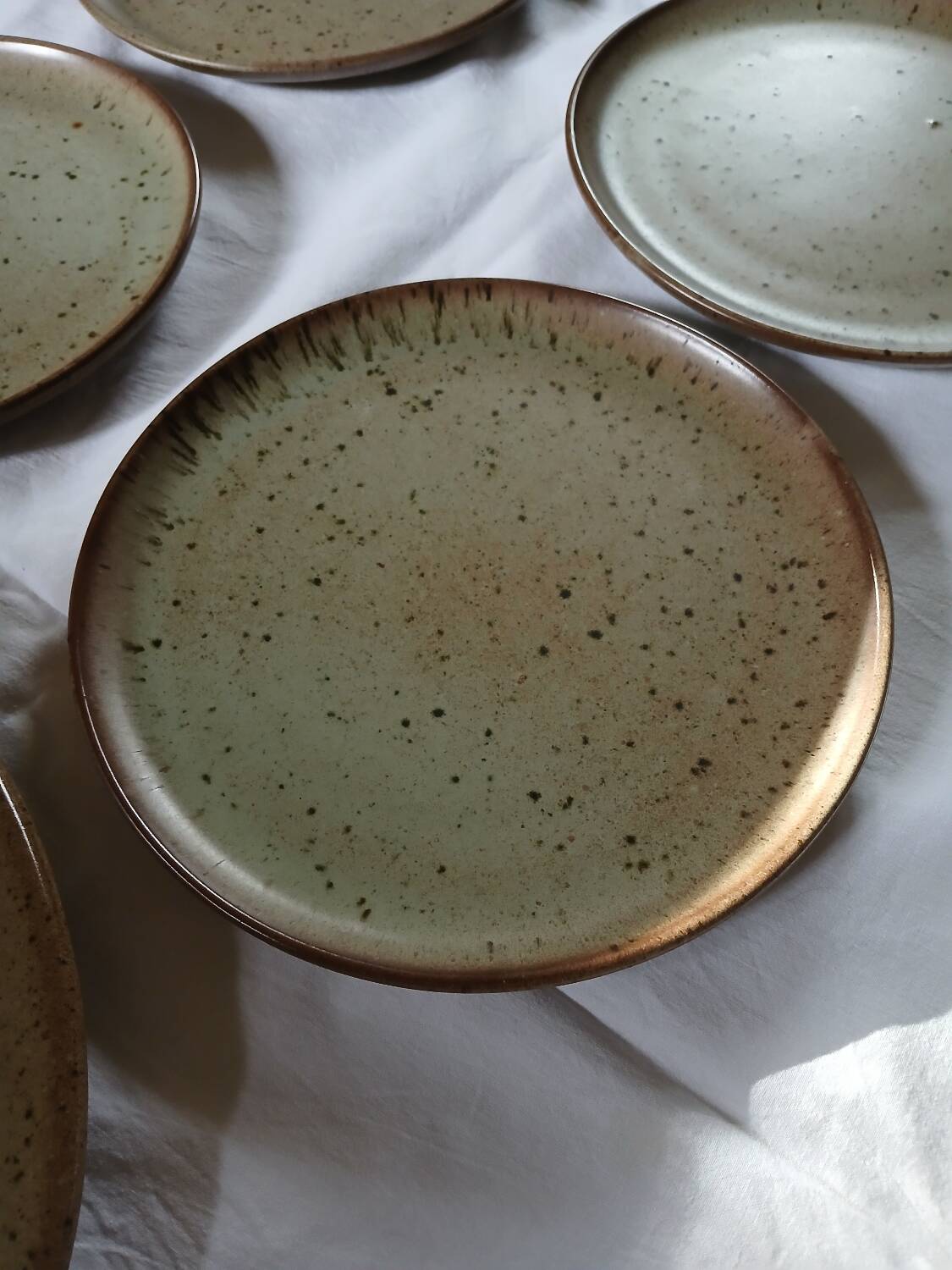 8 flat plates and 1 Vallauris dish