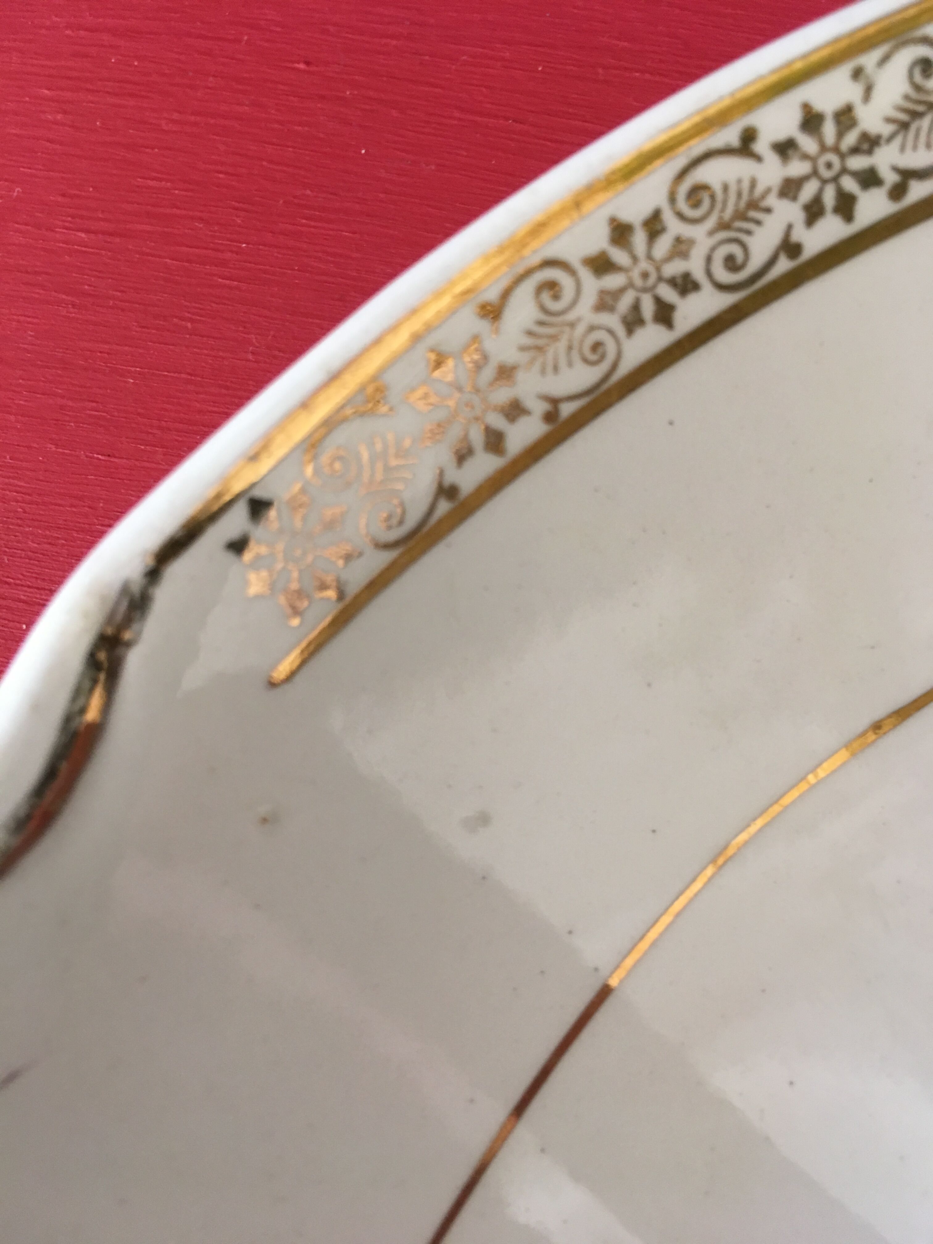 Dessert dish and its 8 plates