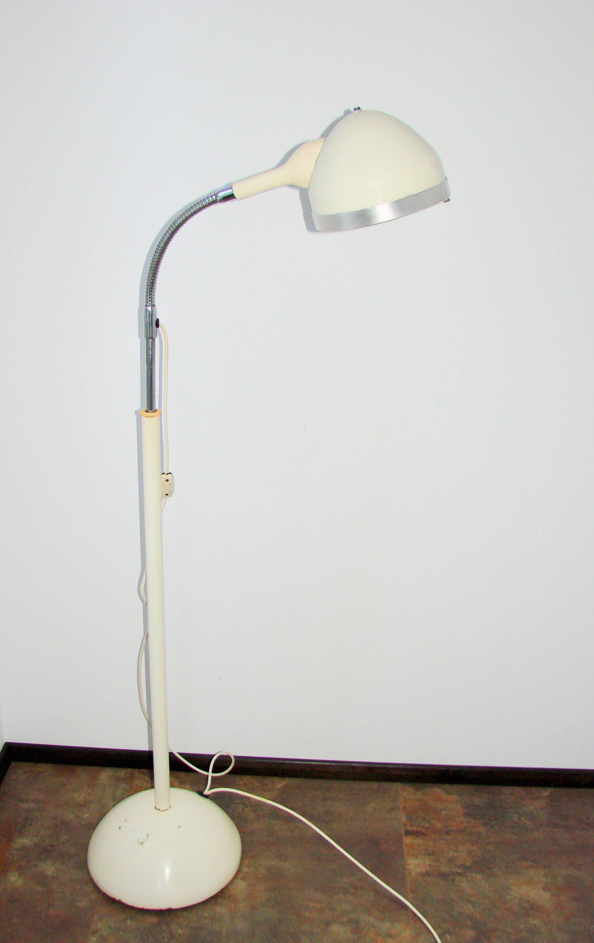 Lampadaire style loft en métal, années 1970