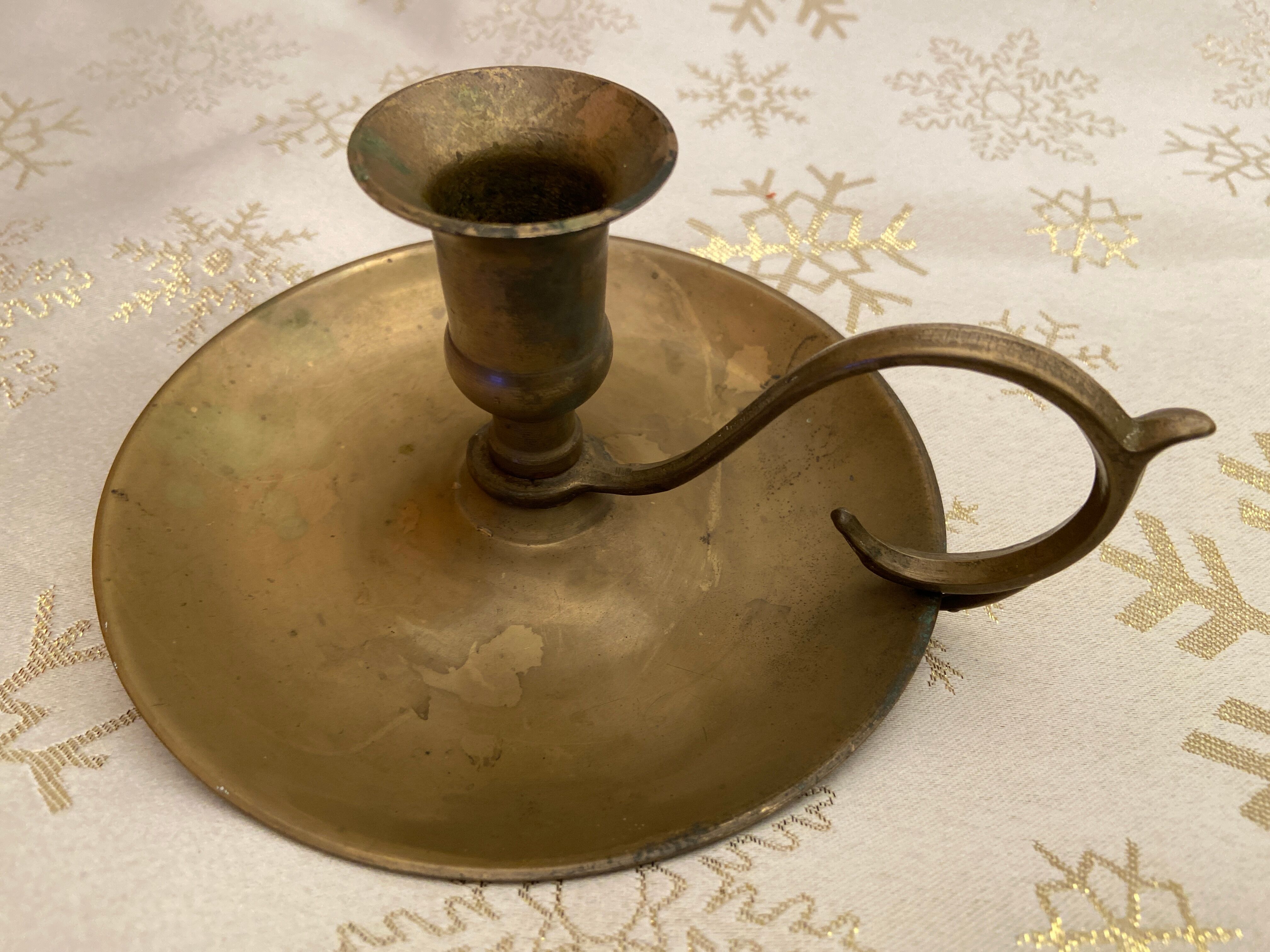 Cellar rat candle holder