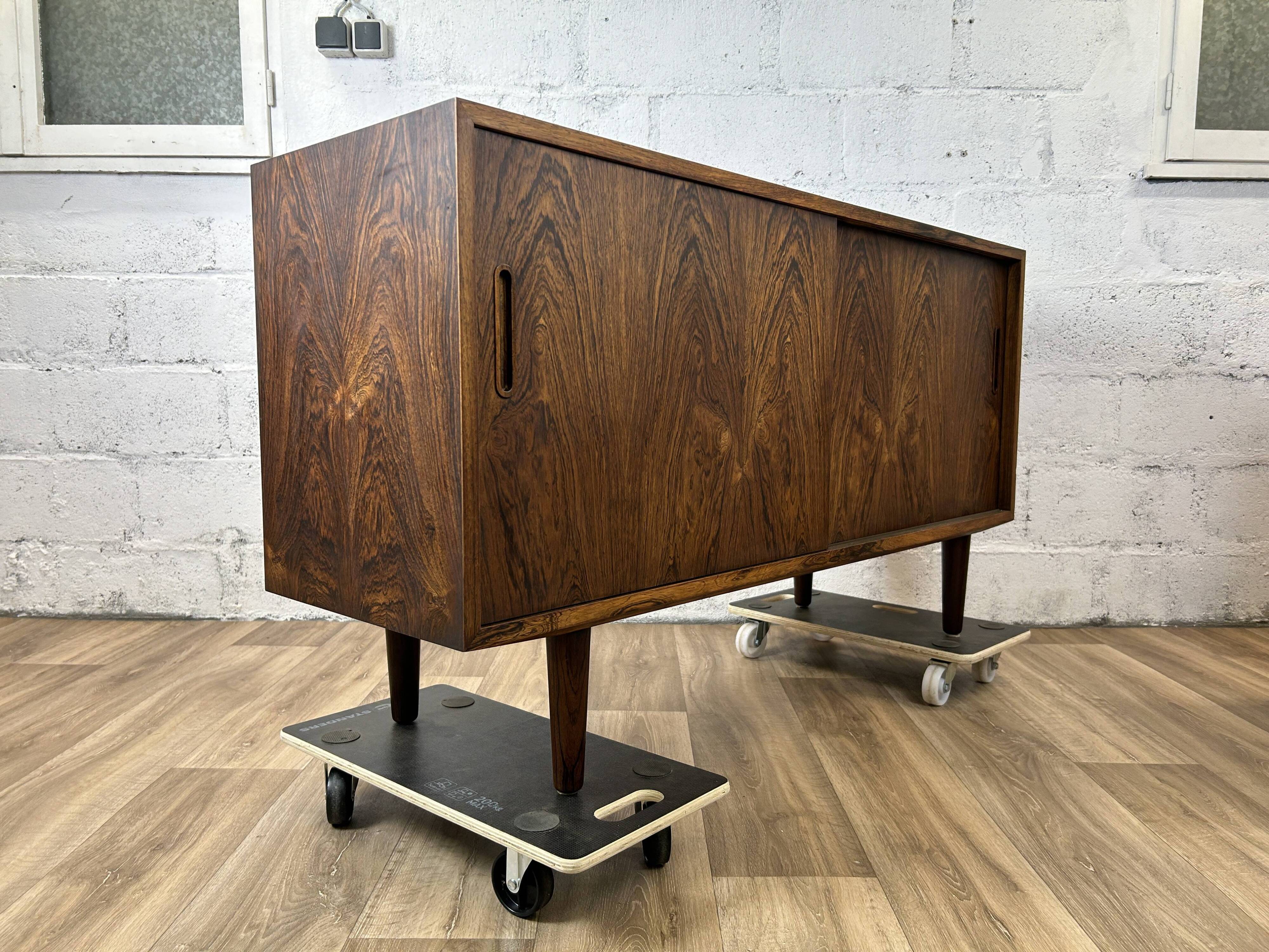 Vintage Scandinavian rosewood sideboard by Hundevad, 1960s