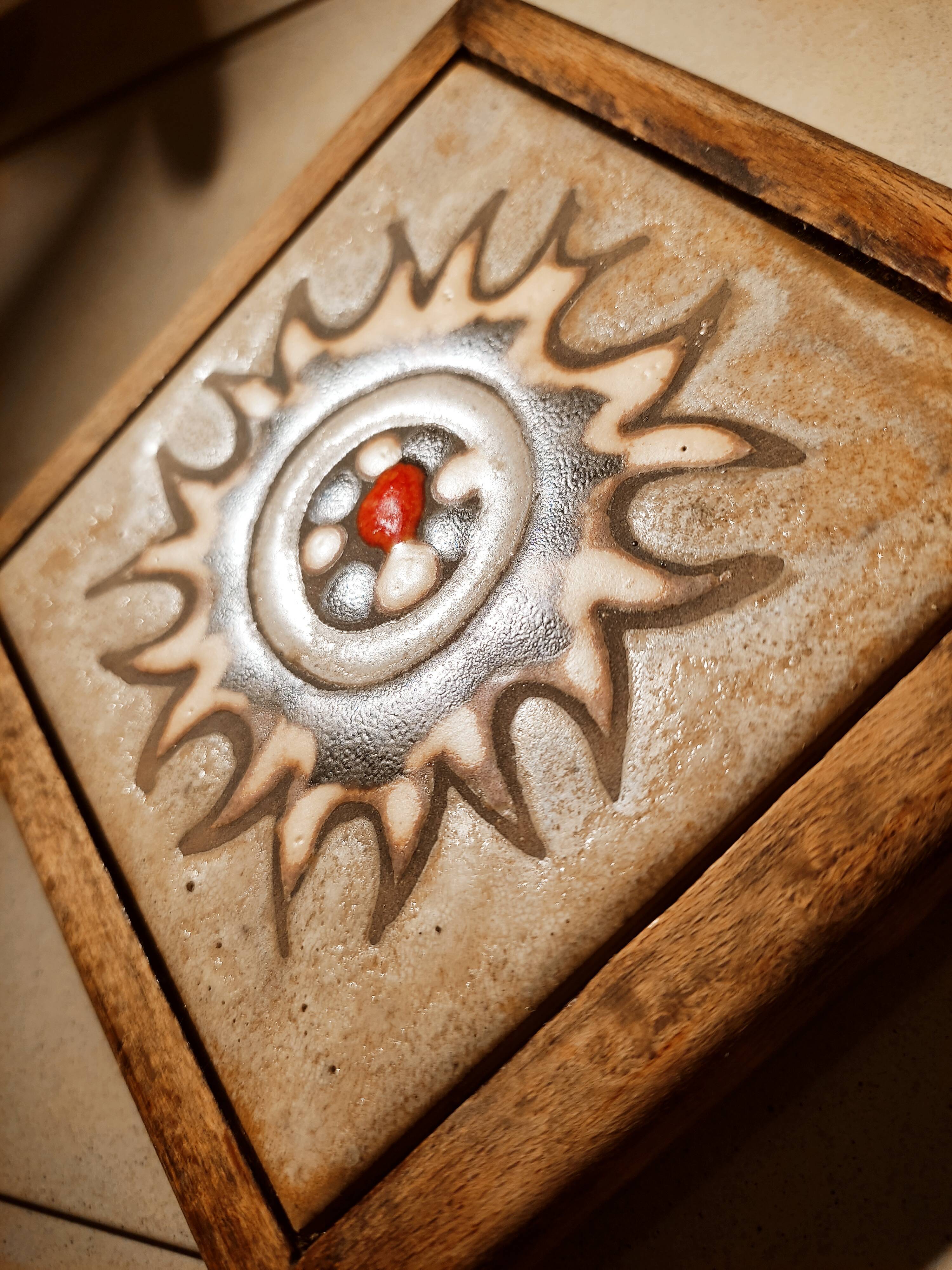 Wood and ceramic flat bottoms