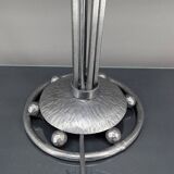 Lampe en fer forgé et abat-jour en verre bleu aux clématites, France, Art Déco, circa 1920