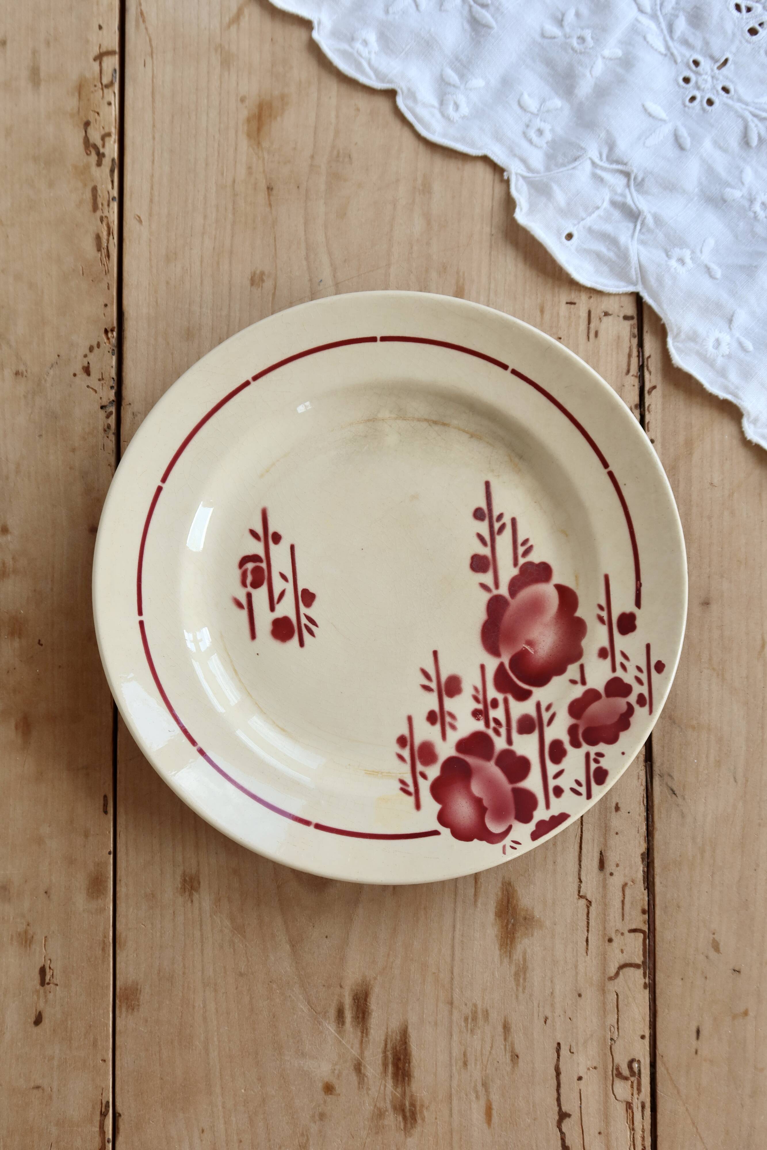 Antique dessert plate, ironstone, Saint Amand model 211 – Flo decoration.
