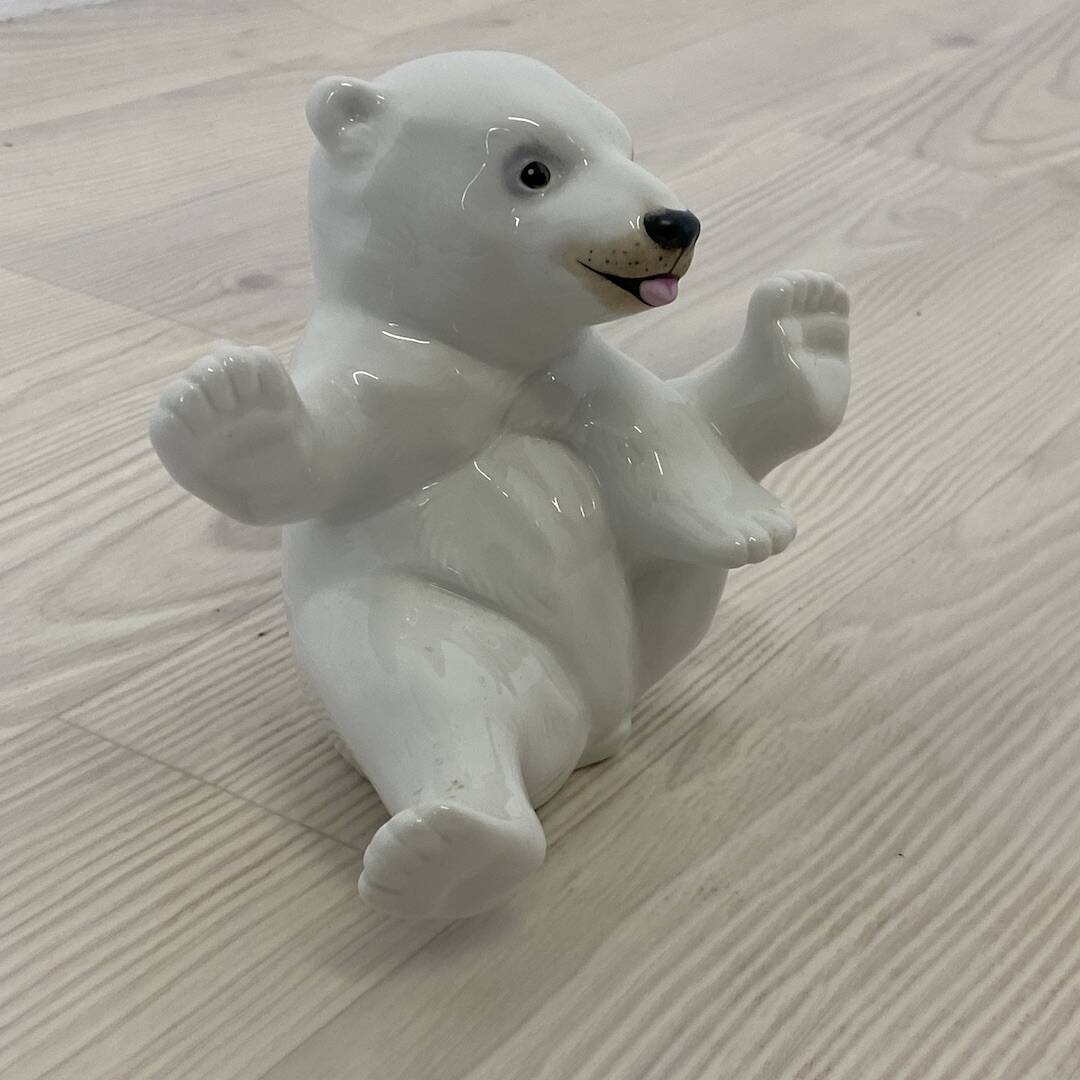 Ourson polaire en porcelaine