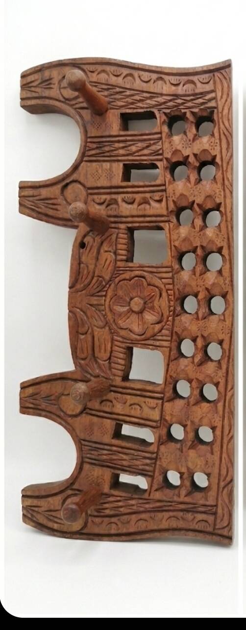 Wall-mounted coat rack carved from exotic solid wood – Ethnic craftsmanship &