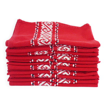 11 serviettes de table en  coton rouge - motifs brodés style basque