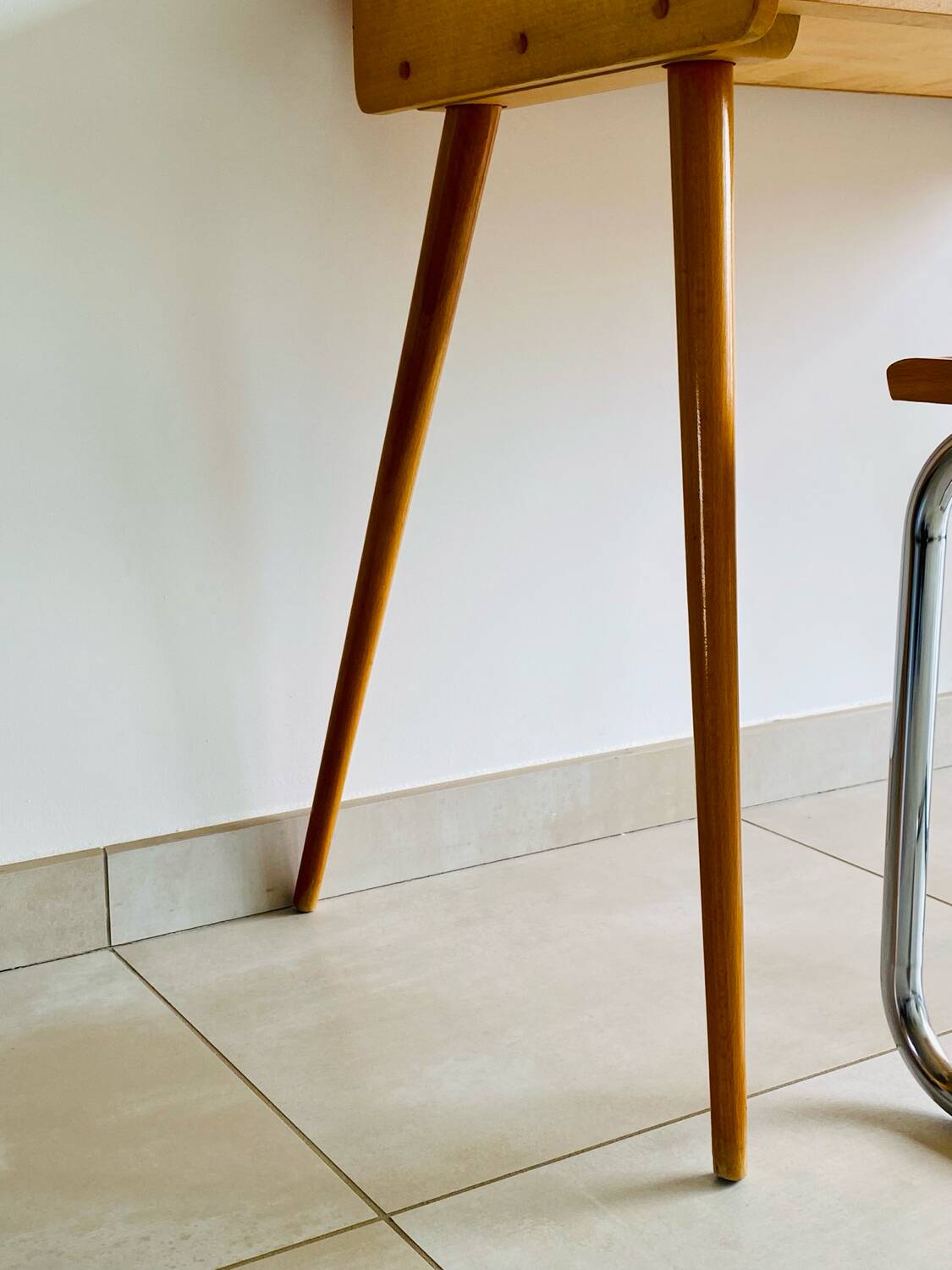 Bureau vintage pieds compas