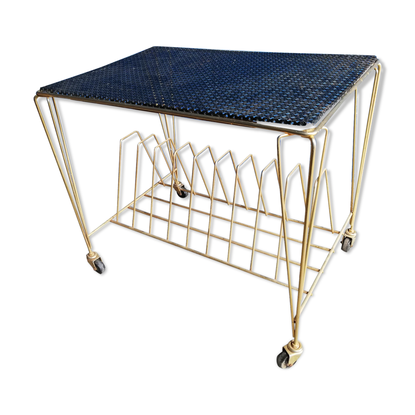 Table serves wheels perforated sheet rigitulle vinyl support