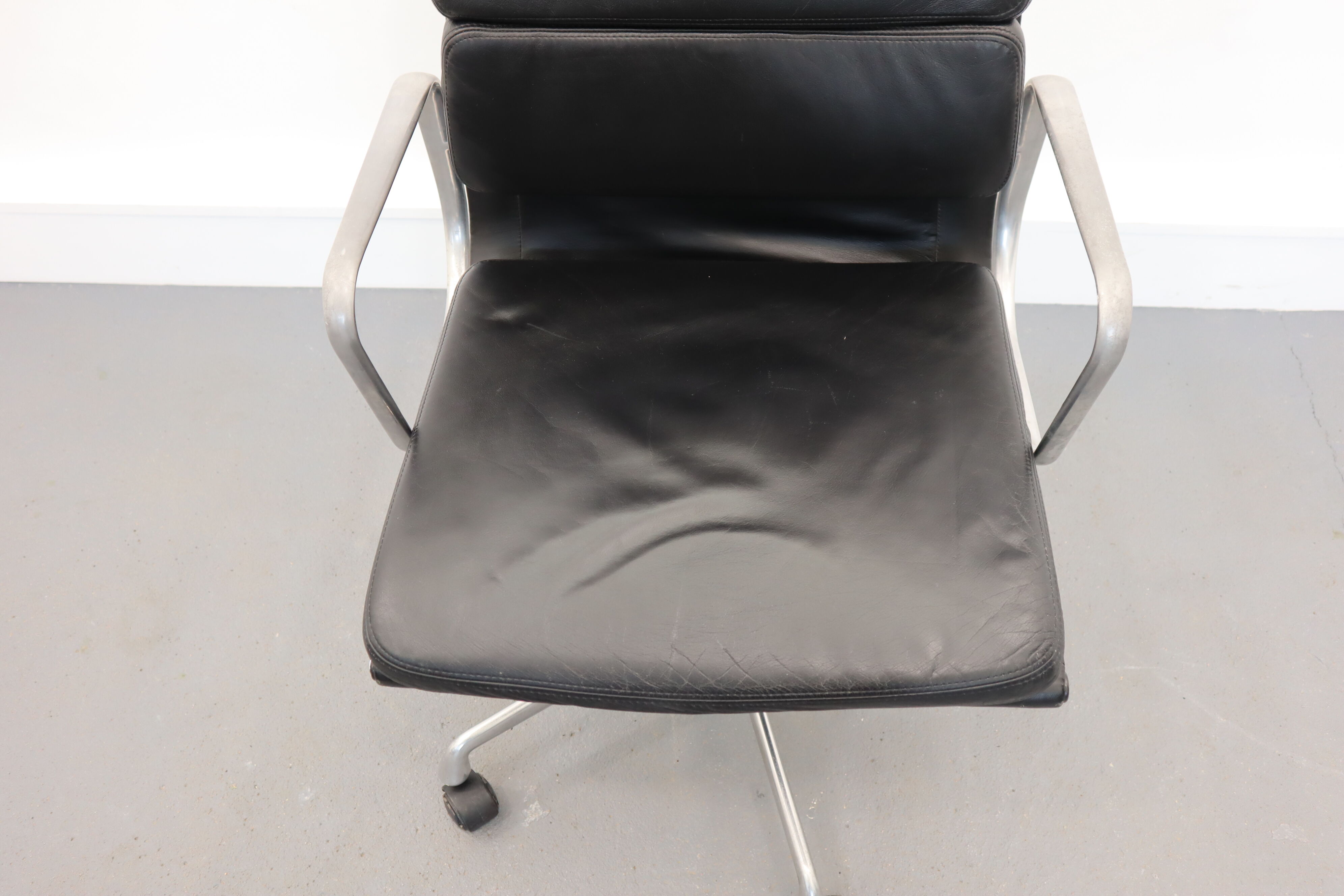 EA 219 swivel armchair by Charles & Ray Eames for Vitra, 1978