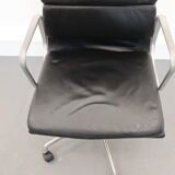 EA 219 swivel armchair by Charles & Ray Eames for Vitra, 1978
