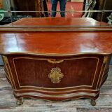Japanese-style curved door chest of drawers in mahogany and gilded wood sold with its psyche mirror