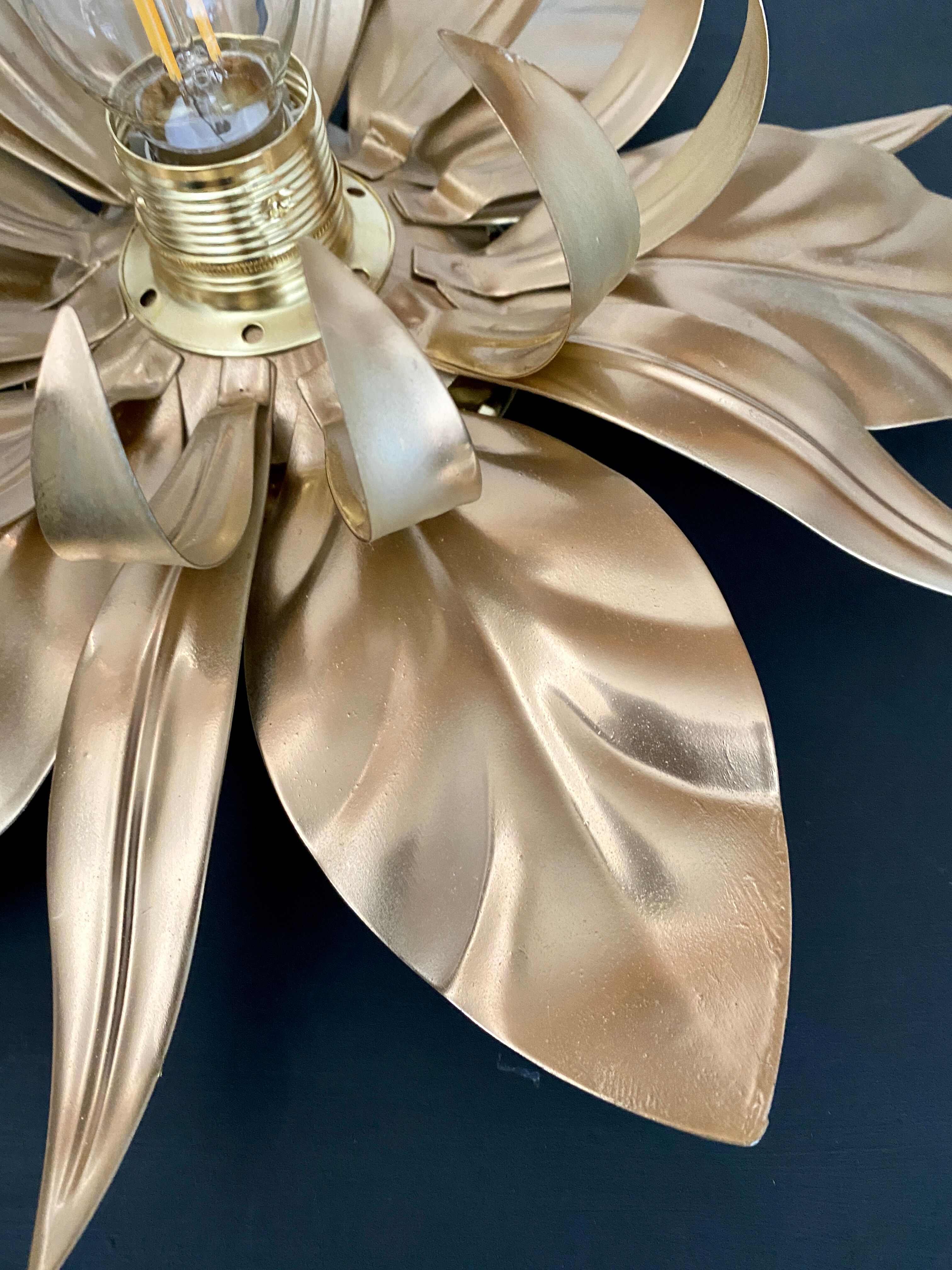 Vintage wall lamp golden leaves