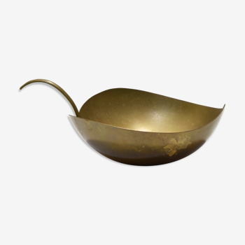 Empty brass leaf pocket