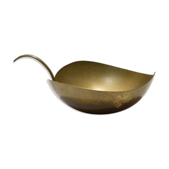 Empty brass leaf pocket